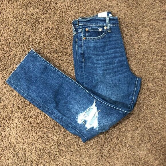 New Levi’s Queen of the Meadow Distressed High Waist Straight Leg Jeans For Wome - Picture 3 of 12